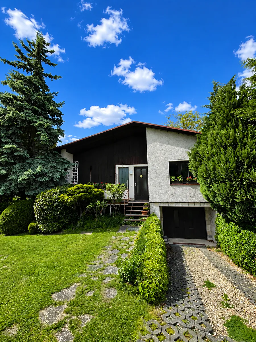 Prodej rodinného domu 203 m², pozemek 837 m²